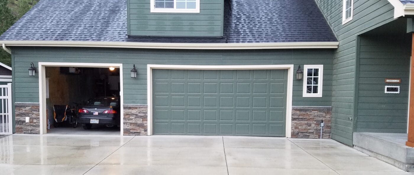 A garage wainscoting project completed using our Kenai Stacked Stone panels.