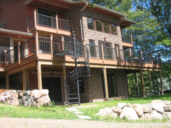 A DIY modern house exterior project completed using Stratford Stacked Stone panels.