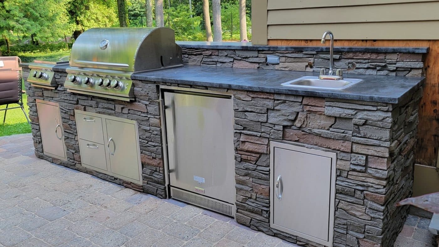 stone veneer outdoor kitchen (2)