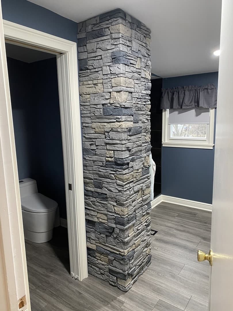 Northern Slate faux stone bathroom wall