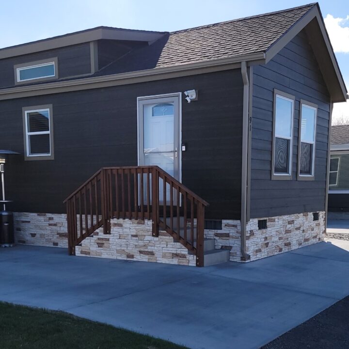 A home skirting project using our Vanilla Bean Stone Veneer.