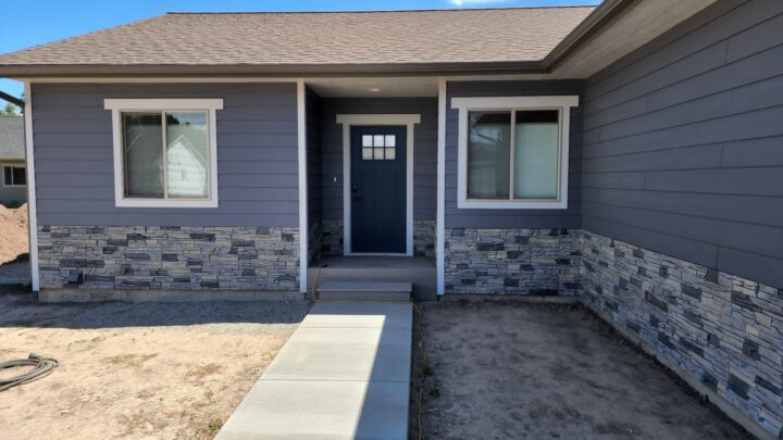 A DIY home skirting project using Northern Slate stone veneer.