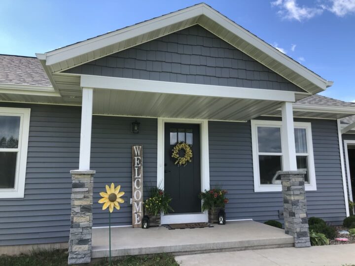 Northern Slate Stone Veneer Porch Pillar Idea