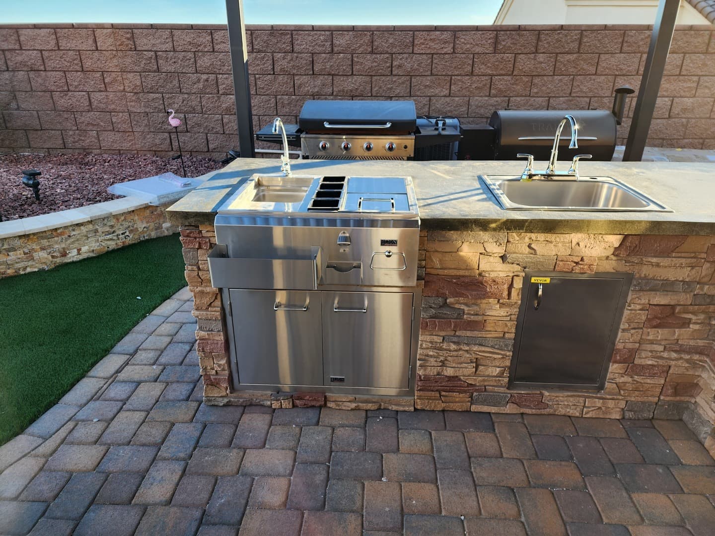 An outdoor kitchen project idea using Desert Sunrise faux stone.