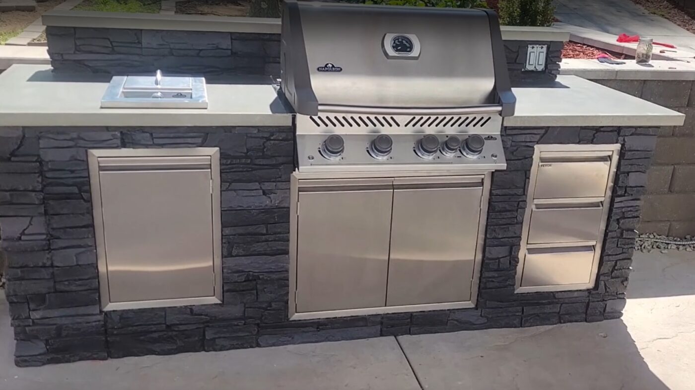 A Stone Veneer BBQ Island project using Iron Ore Stacked Stone panels.