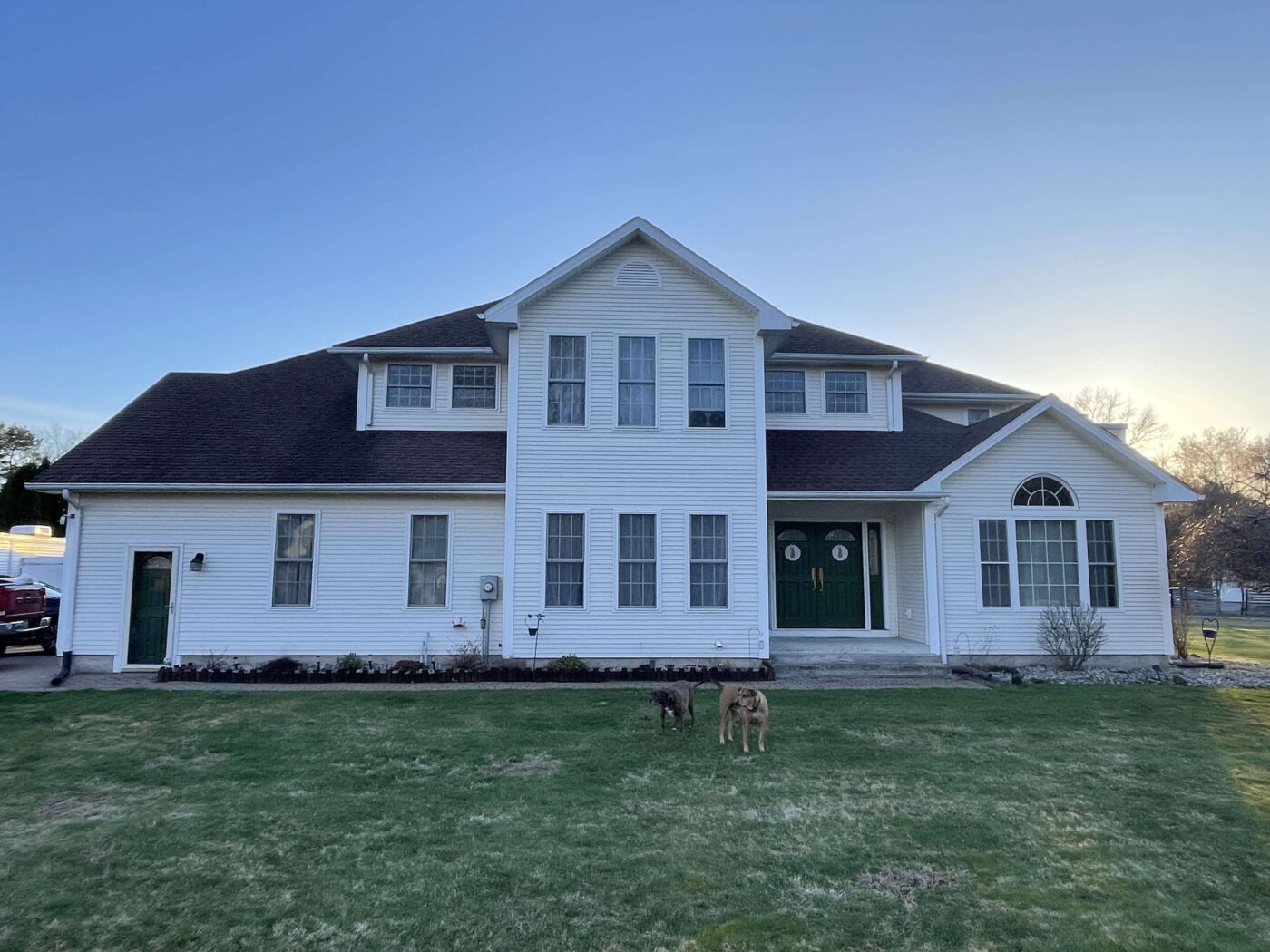 Alan's home before Alan created a DIY outdoor accent wall using GenStone's Desert Sunrise Stacked Stone panels.