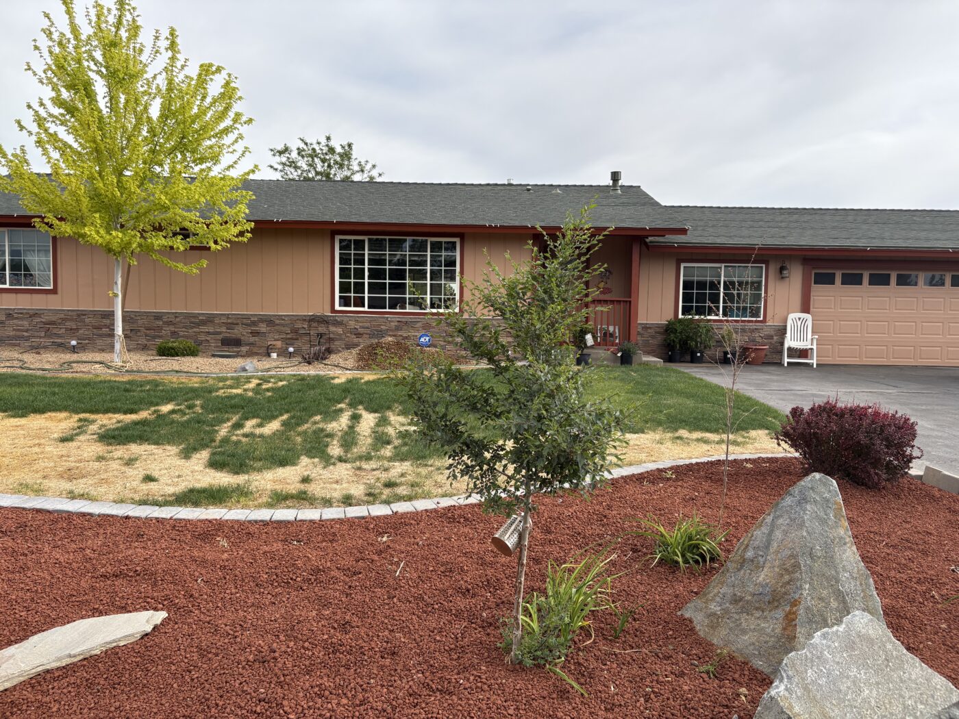 Teresa upped her curb appeal by completing a DIY wainscot project using GenStone.