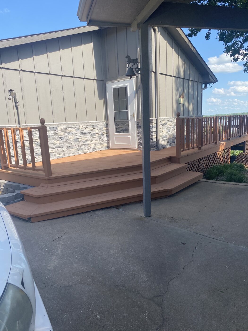 This home has a DIY slate wainscot that was created using GenStone's Northern Slate Stacked Stone panels.