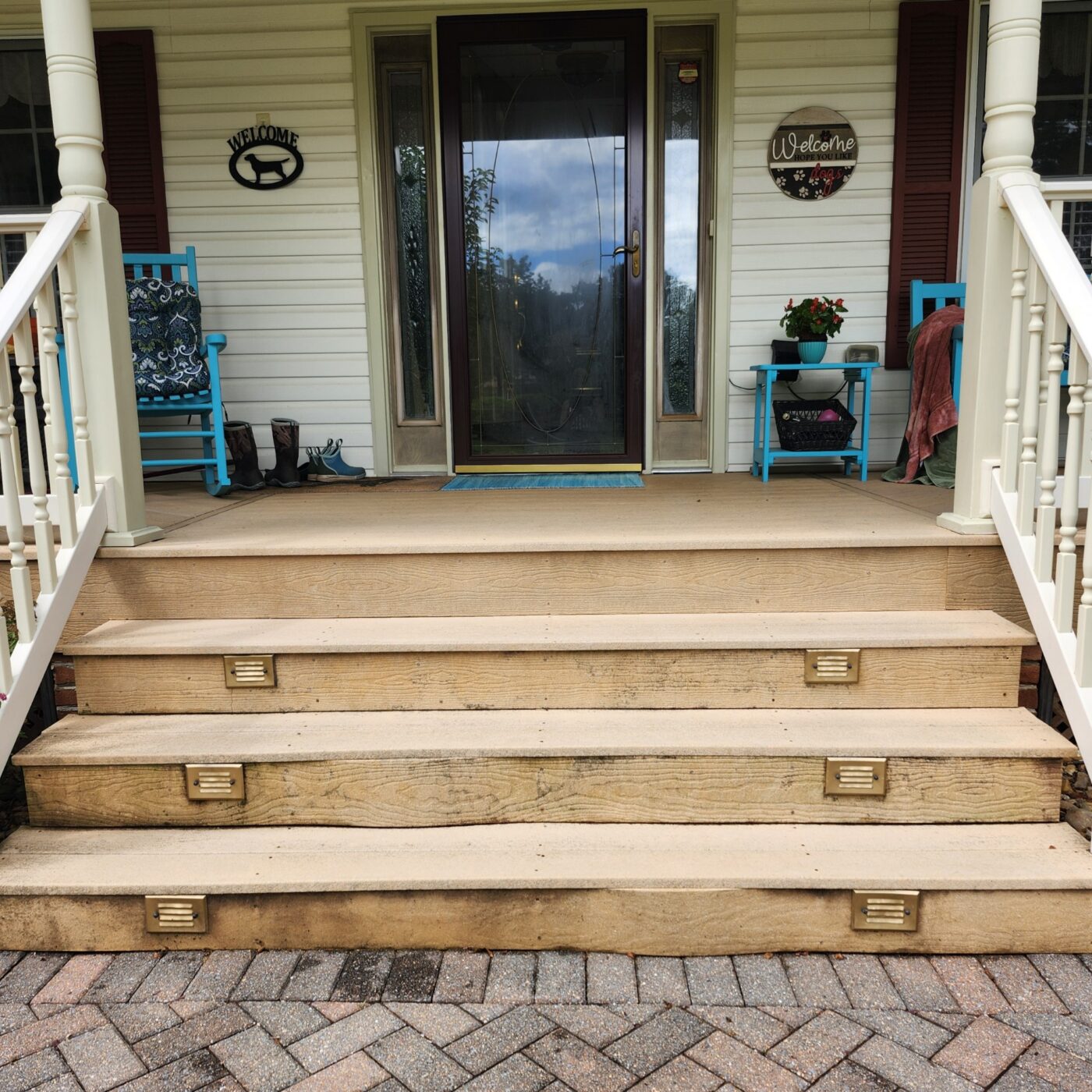 Leslie's front door before completing their Desert Sunrise front entry stone project.