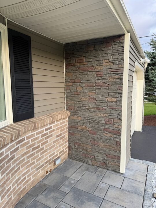 Ricardo’s Keystone Faux Stone Wall Panels