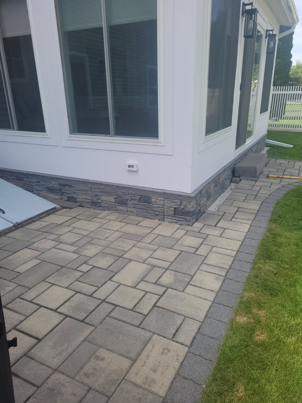 Northern Slate foundation patio corner