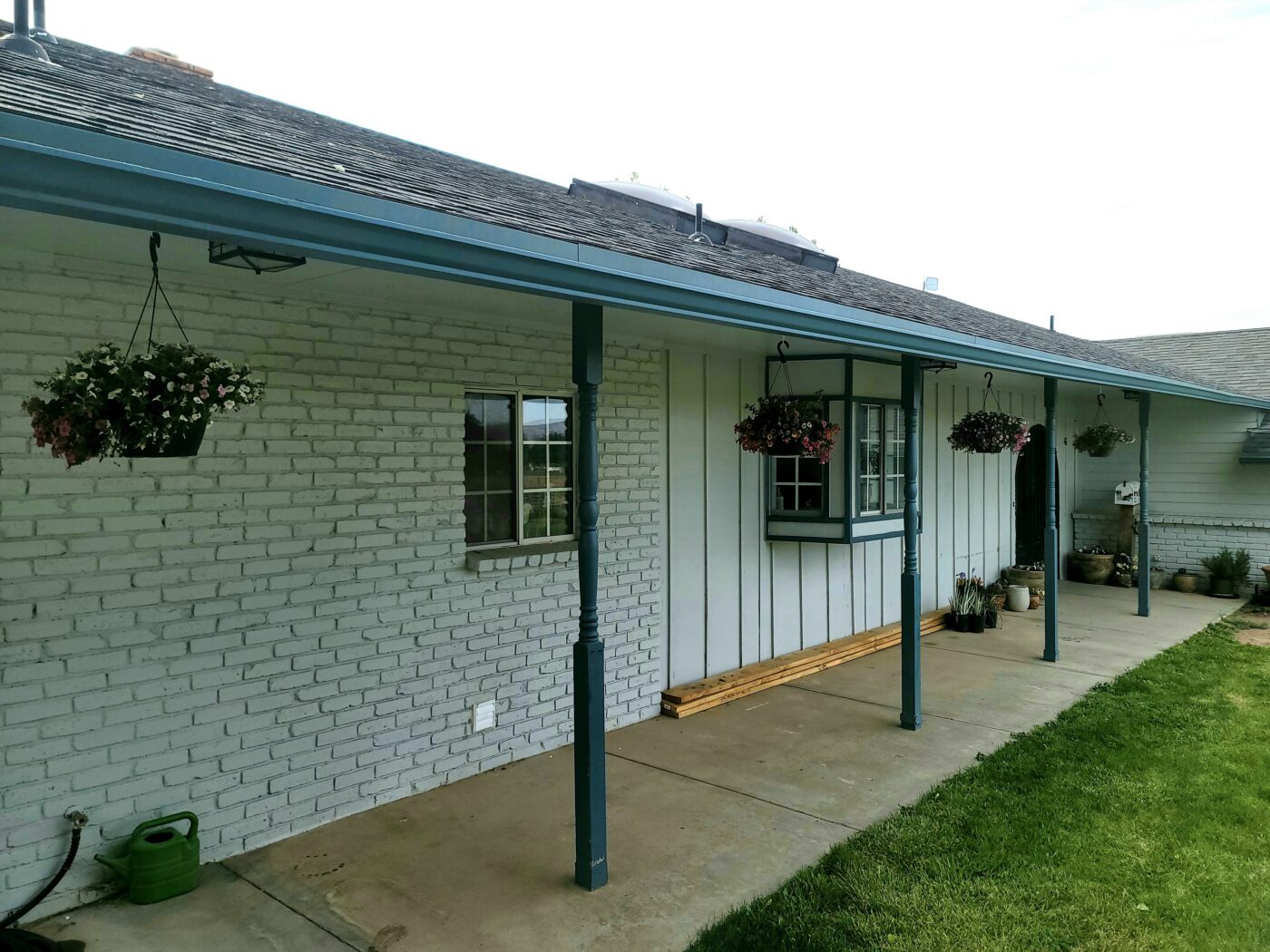 Front porch before Northern Slate stone