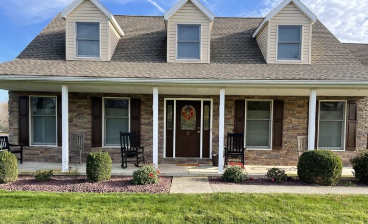 Annie’s DIY Faux Stone Home Siding Idea